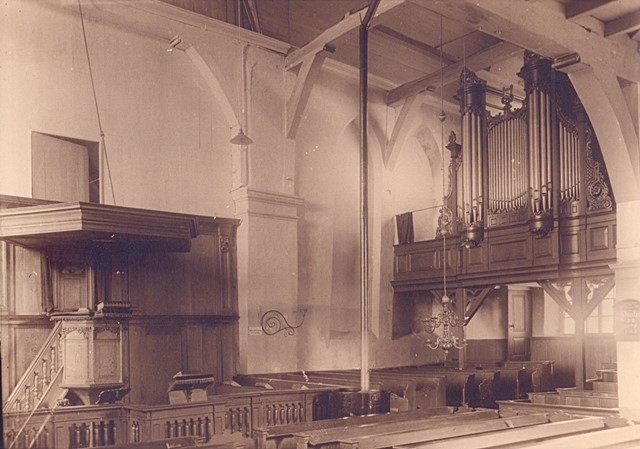 Binnenkant kerk rond 1900